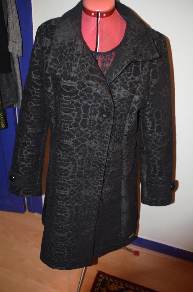 Desigual Mantel en Kleed, Kleding | Dames, Jassen | Winter, Gedragen, Maat 38/40 (M), Zwart, Ophalen