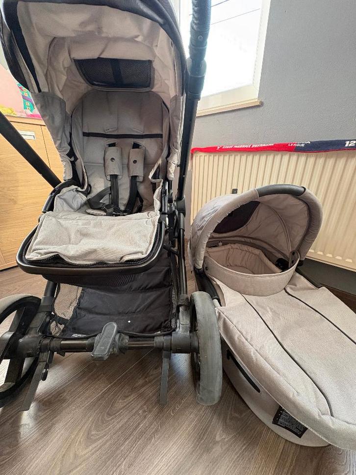 landeau, poussette, maxi cosy+ base isofixe, Kinderen en Baby's, Kinderwagens en Combinaties, Gebruikt, Kinderwagen, Mutsy, Duowagen