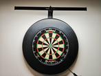 Winmau blade 6 met illumina one80 verlichting en surround, Sport en Fitness, Darts, Ophalen, Zo goed als nieuw
