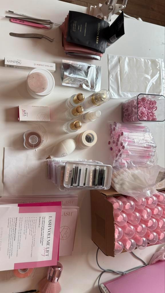 Starterpakket wimperextentions, Handtassen en Accessoires, Uiterlijk | Cosmetica en Make-up, Zo goed als nieuw, Ophalen