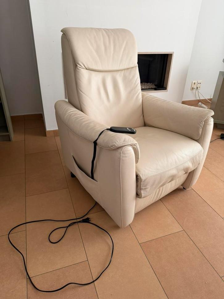 Elektrische sta-op zetel – werkt perfect – senioren, Huis en Inrichting, Fauteuils, Gebruikt, Ophalen