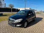 Skoda fabia 1.2 benzine 2012  euro 5 gekeurd, Auto's, Voorwielaandrijving, Euro 5, Stof, Zwart