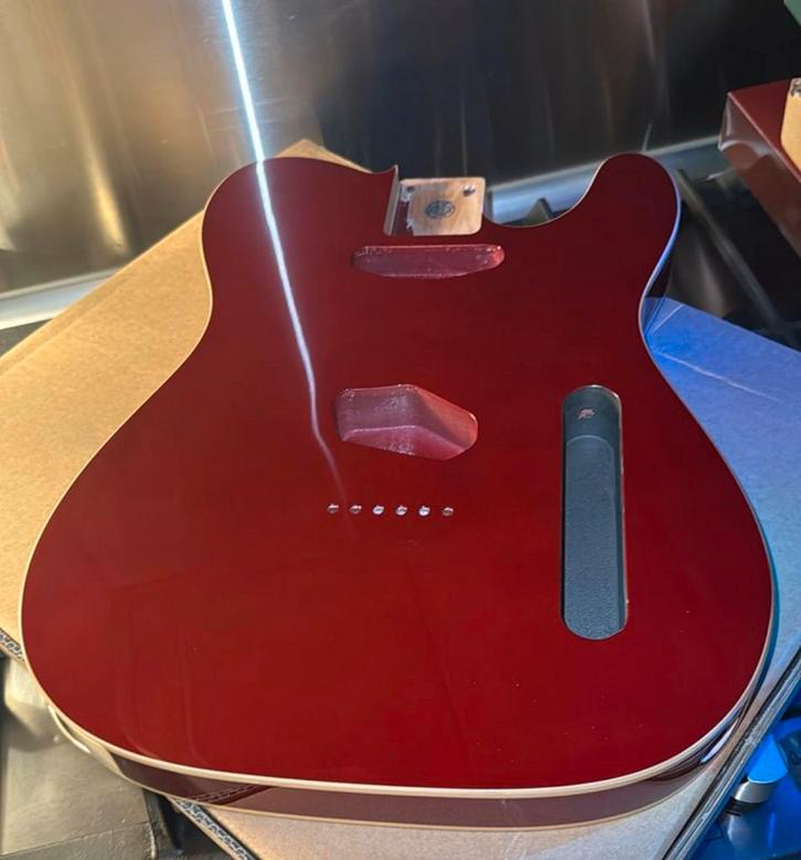 Telecaster  custom body” Metallic Candy Red” elzen, Muziek en Instrumenten, Instrumenten | Onderdelen, Verzenden