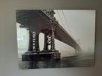fotokader Manhattan bridge in de mist, Huis en Inrichting, Woonaccessoires | Schilderijen, Tekeningen en Foto's, Ophalen