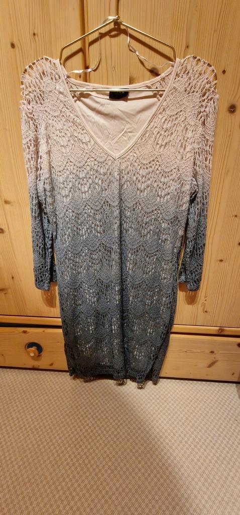 ​Stijlvol Vila Kleedje (Maat L)– Zo goed als nieuw, Kleding | Dames, Zwangerschapskleding, Zo goed als nieuw, Jurk, Maat 42/44 (L)