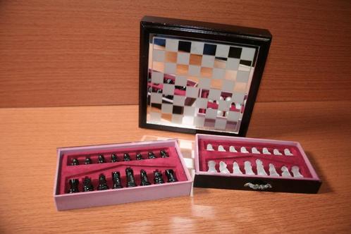 Mooie decoratieve schaakset 22x22cm, Hobby en Vrije tijd, Gezelschapsspellen | Bordspellen, Ophalen of Verzenden