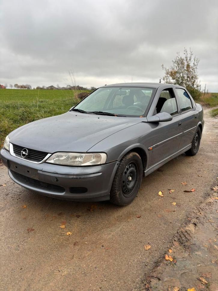 Opel vectra 1.6 benzine automaat 2001 airco lez ok, Auto's, Opel, Bedrijf, Te koop, Vectra, ABS, Airbags, Airconditioning, Alarm