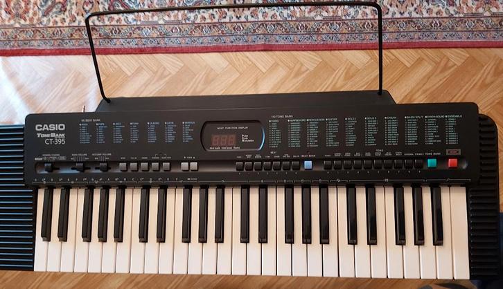 Casio Tone Bank CT-395, Muziek en Instrumenten, Keyboards, Zo goed als nieuw, 49 toetsen, Casio, Aanslaggevoelig, Met standaard