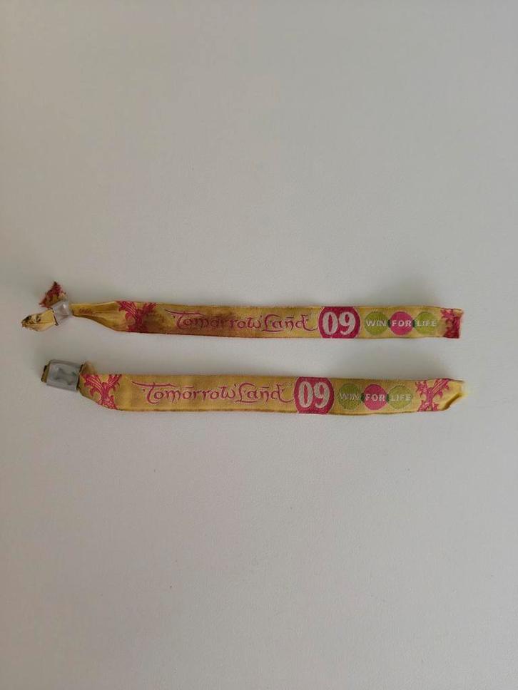Tomorrowland 2009 - armband, bracelet, wristband, Verzamelen, Muziek, Artiesten en Beroemdheden, Gebruikt, Kleding, Ophalen of Verzenden