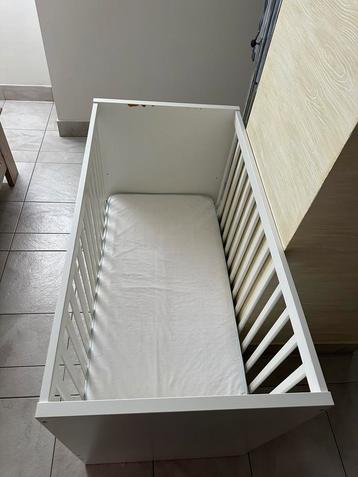 Lit bebe ikea + matelas, Enlèvement, Comme neuf