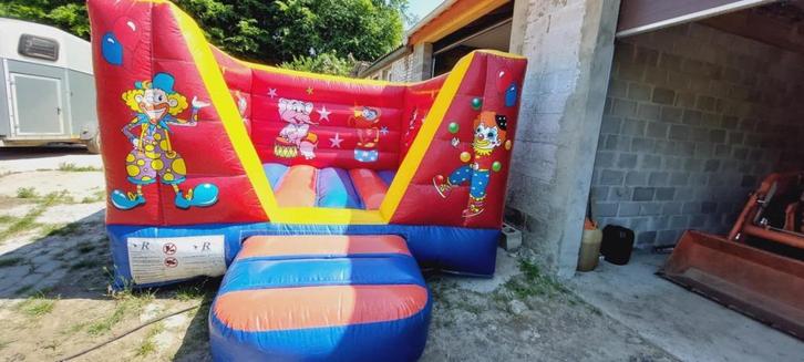 LOCATION: Château gonflable Clown 2, Hobby & Loisirs créatifs, Articles de fête | Location, Utilisé, Enlèvement