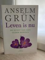 Anselm Grün - Leven is nu, Ophalen of Verzenden, Zo goed als nieuw, Anselm Grün