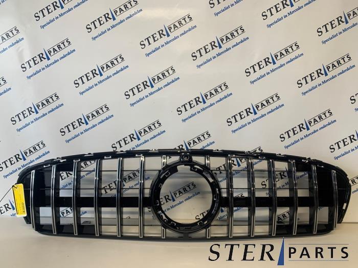 Grille van een Mercedes GLC-Klasse, Auto-onderdelen, Carrosserie, Mercedes-Benz, Gebruikt, 3 maanden garantie, Ophalen of Verzenden