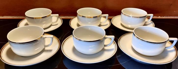 6 koffietassen en ondertassen, Maison & Meubles, Cuisine | Vaisselle, Tasse(s) et/ou soucoupe(s), Uni, Porcelaine, Enlèvement ou Envoi