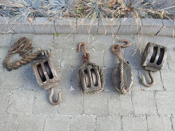 Grote, oude scheepskatrollen, 4 stuks beschikbaar voor biedingen