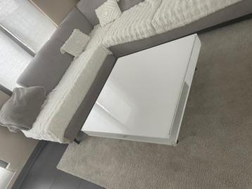 Salontafel beschikbaar voor biedingen