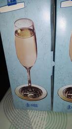8 flutes à champagne, Ophalen