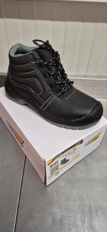 Chaussures de travail  beschikbaar voor biedingen