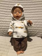 324. Babyborn: Nieuwe hoodie met auto’s + bruine broek, Kinderen en Baby's, Ophalen of Verzenden, Nieuw, Babypop