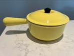 Le Creuset steelpan 16 cm in goede staat, Huis en Inrichting, Keuken | Potten en Pannen, Kookpan of Snelkookpan, Gebruikt, Gietijzer