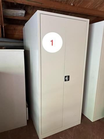 Metalen archiefkasten, dossierkasten, bureelkasten beschikbaar voor biedingen