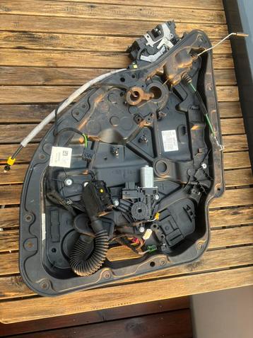 Elektrisch glasmechanisme (W205) beschikbaar voor biedingen