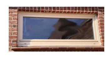 PVC raam met kip functie  beschikbaar voor biedingen