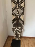 groot lang afrikaans masker, Ophalen
