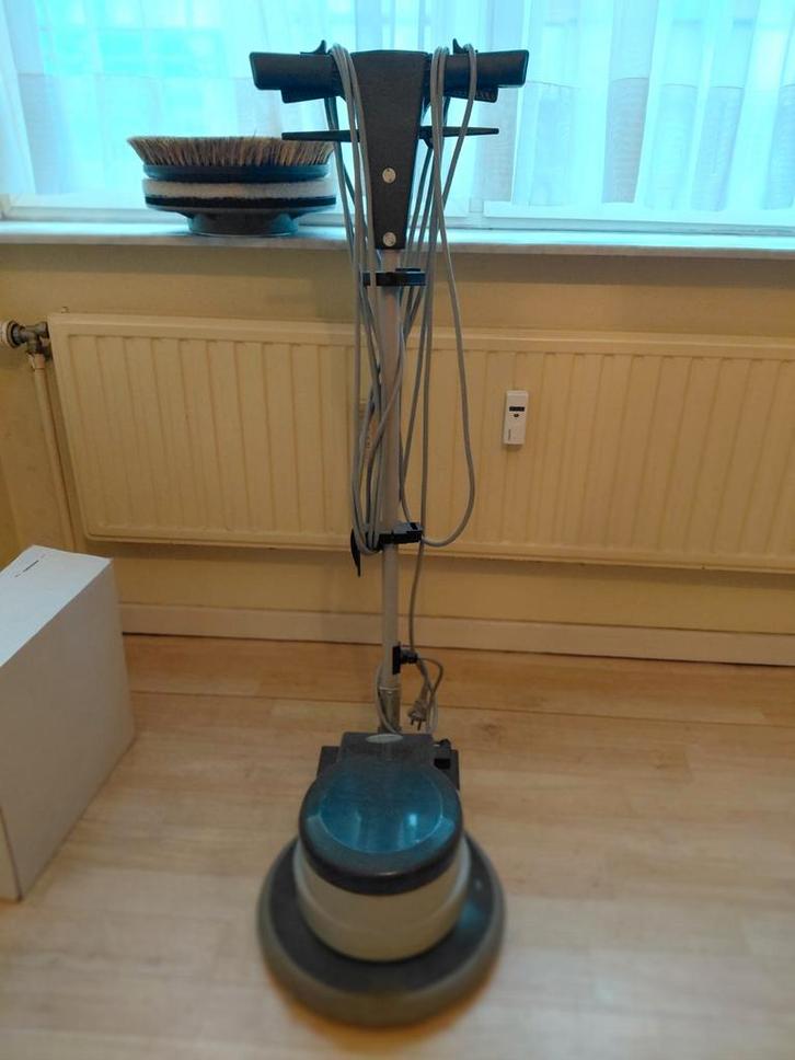 Boenmachine Wirbel Limpia 13, Doe-het-zelf en Bouw, Reinigingsmachines, Zo goed als nieuw, Schrobmachine, Ophalen