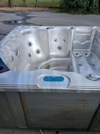 Jacuzzi gratis geleverd geplaatst en 1j garantie, Ophalen of Verzenden, Zo goed als nieuw