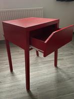 Dringend weg : 2 mooie rode metalen nachtkastjes IKEA, Huis en Inrichting, Slaapkamer | Nachtkastjes, 55 tot 70 cm, Zo goed als nieuw