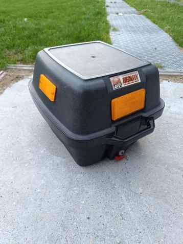 Givi beauty koffer beschikbaar voor biedingen