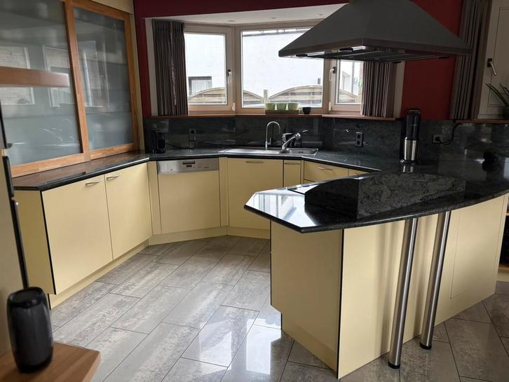 Keuken Al-Al zacht geel-werkblad graniet tropical vert, Huis en Inrichting, Keuken | Complete keukens, Zo goed als nieuw, Overige typen