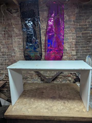 Tafel / Bureautafel – Gratis beschikbaar voor biedingen