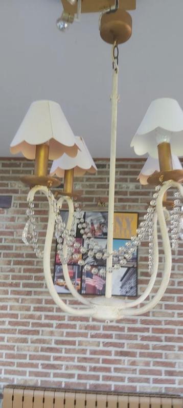 RETRO METALEN KROONLUCHTER GEBROKEN WIT EN GOUD beschikbaar voor biedingen