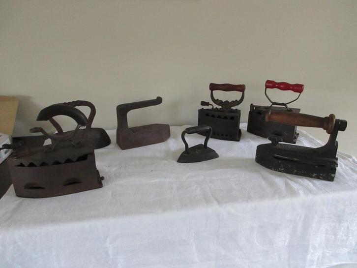 7 oude strijkijzers in ijzer antieke vintage strijkijzer, Antiek en Kunst, Curiosa en Brocante, Ophalen