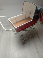 Antieken poppenwagen zonder matrasje., Ophalen