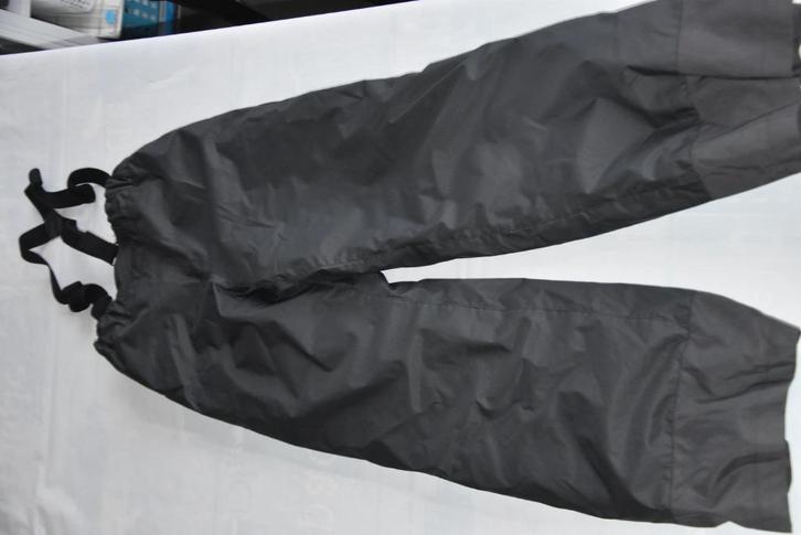 Decathlon skibroek voor kinderen van 14 jaar, Sport en Fitness, Skiën en Langlaufen, Zo goed als nieuw, Kleding, Ski, Ophalen of Verzenden