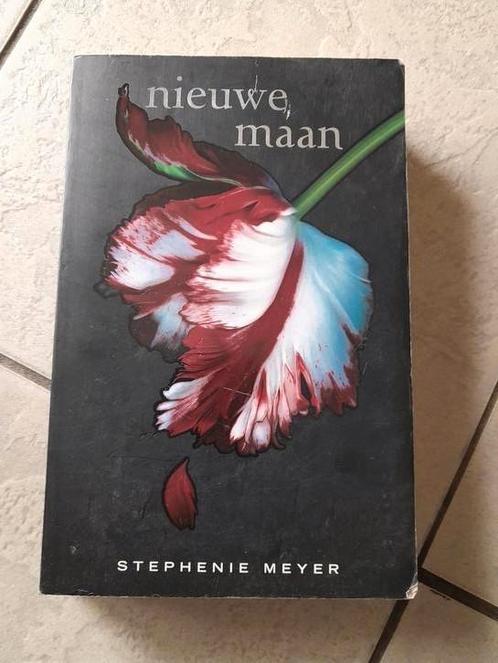 Stephenie Meyer - Nieuwe maan, Livres, Livres pour enfants | Jeunesse | 13 ans et plus, Utilisé, Enlèvement