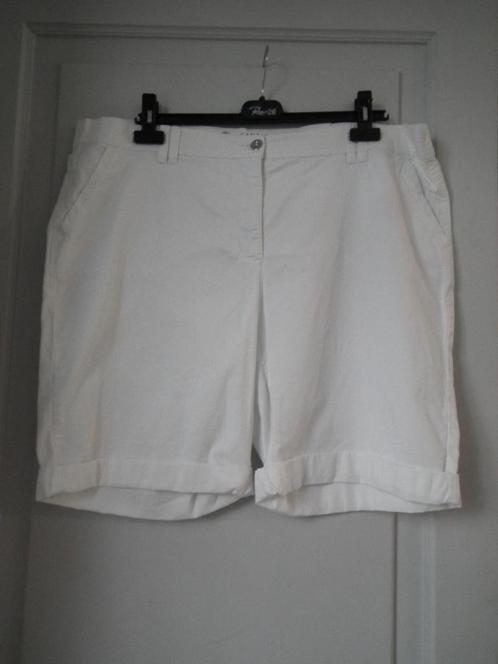 Wit/crèmekleurige shorts voor dames. 48/50 (Canda C&A), Kleding | Dames, Broeken en Pantalons, Gedragen, Maat 46/48 (XL) of groter