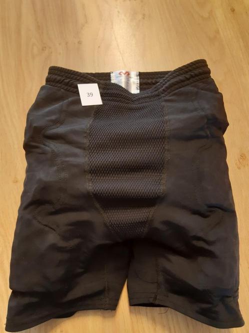 MCDAVID Keepersshort - maat M(youth) - zeer goede staat, Sports & Fitness, Football, Comme neuf, Pantalon, Taille XS ou plus petite