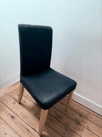 4 chaises IKEA HENRIKSDAL – bon état beschikbaar voor biedingen