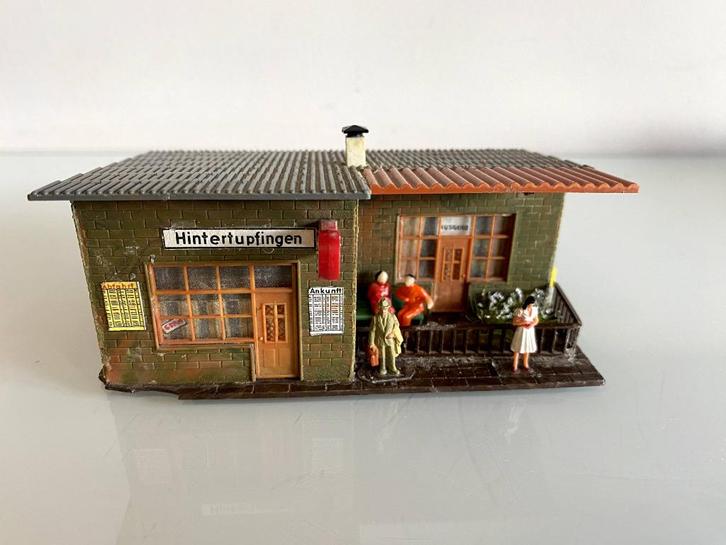 HO Faller B-91 halte station (394*2), Hobby en Vrije tijd, Modeltreinen | H0, Gebruikt, Brug, Tunnel of Gebouw, Gelijkstroom of Wisselstroom