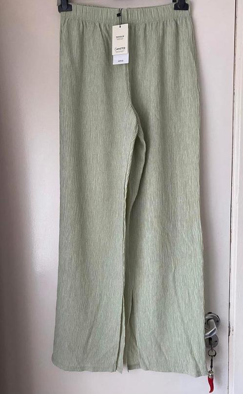 Groene broek - Maat M nieuw met tag ️, Kleding | Dames, Broeken en Pantalons, Nieuw, Maat 38/40 (M), Groen, Lang, Ophalen of Verzenden