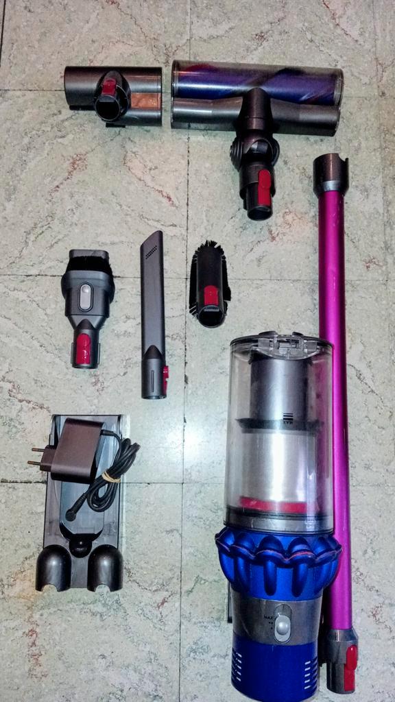 Aspirateur Balais Dyson V10 Animal, Elektronische apparatuur, Stofzuigers, Zo goed als nieuw, Stofzuiger, Ophalen