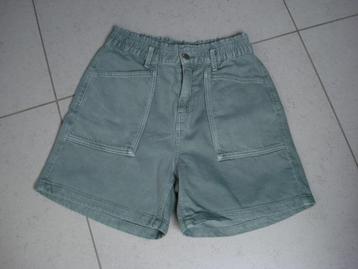 Pull & Bear kaki jeansshort, meisjes/dames. mt L beschikbaar voor biedingen