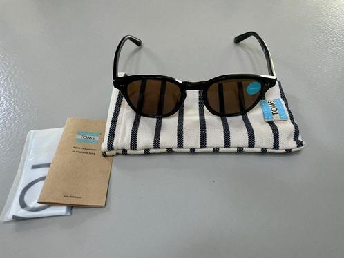 NIEUW: TOMS Wyatt zonnebril (polarized Zeiss), Handtassen en Accessoires, Zonnebrillen en Brillen | Dames, Nieuw, Zonnebril, Ophalen of Verzenden