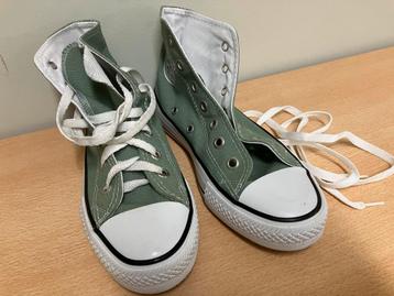 2 paar sneakers lila 36 en mintgroen 37 beschikbaar voor biedingen