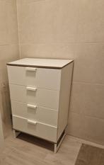 Commode, 3 of 4 laden, Ophalen, Zo goed als nieuw