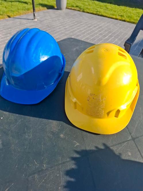 2 bouwhelmen (geel & blauw), Doe-het-zelf en Bouw, Veiligheidshelmen, Zo goed als nieuw, Ophalen of Verzenden